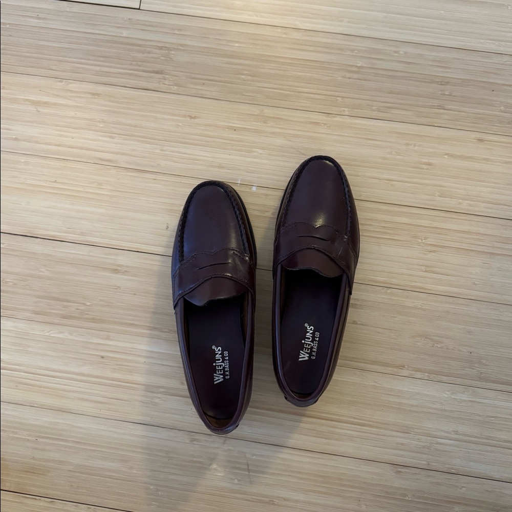 Men’s size 7 Logan Flat Strap Weejuns Loafer NWT - Picture 4 of 5